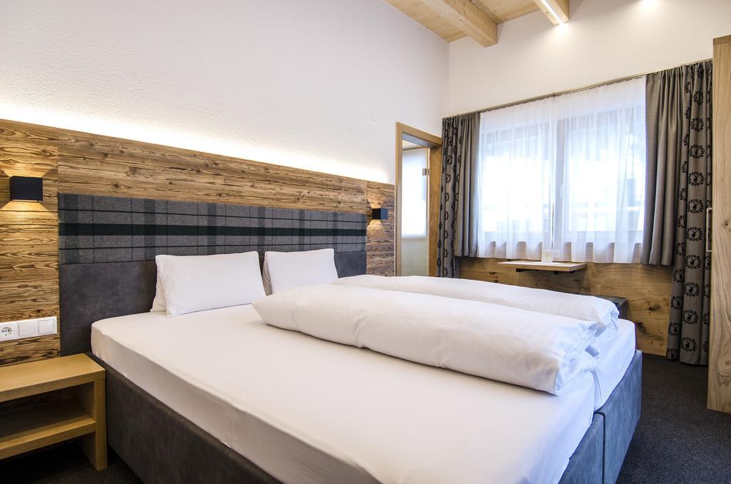 Hotel Garni Persutt Ischgl Exterior foto