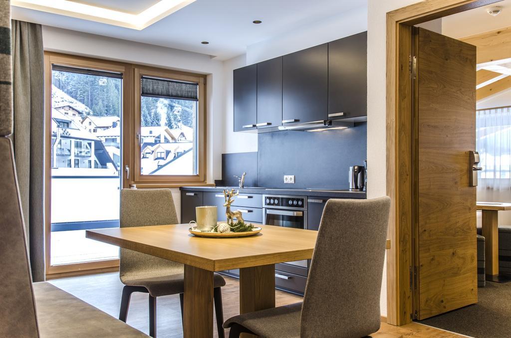 Hotel Garni Persutt Ischgl Exterior foto
